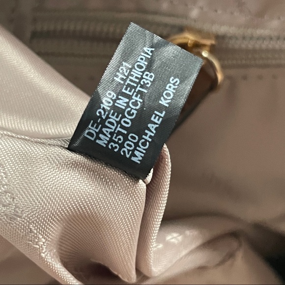 MICHAEL KORS
Charlotte Large Logo and Leather Top-Zip Tote Bag - Picture 5 of 8